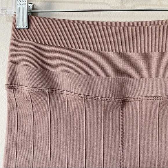 Spiritual Gangster Amara Wide Rib Biker Short Rich Mauve Size XS/Small NEW - Picture 6 of 11